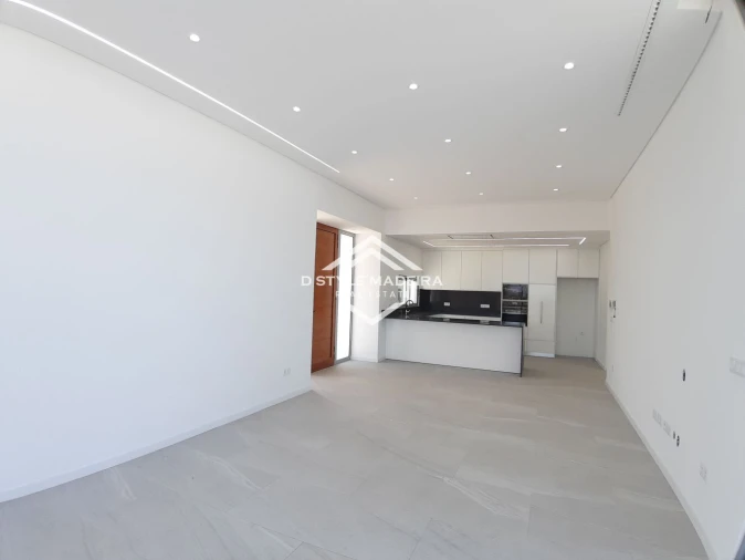 Apartamento T3 para Venda em Arco da Calheta Foto 10