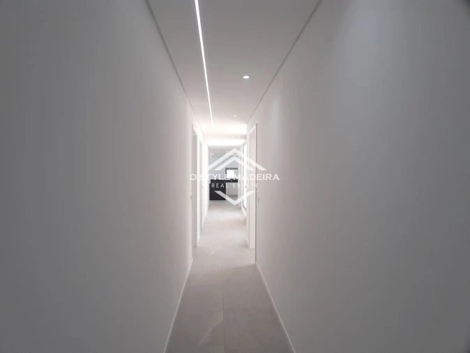 Apartamento T3 para Venda em Arco da Calheta Foto 38