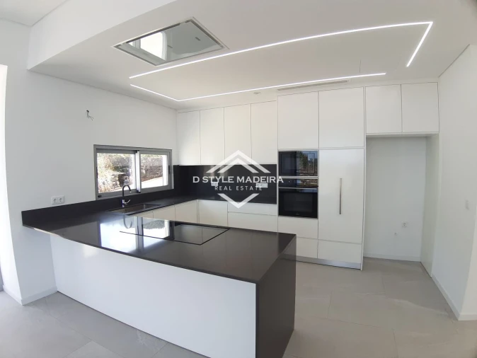 Apartamento T3 para Venda em Arco da Calheta Foto 12