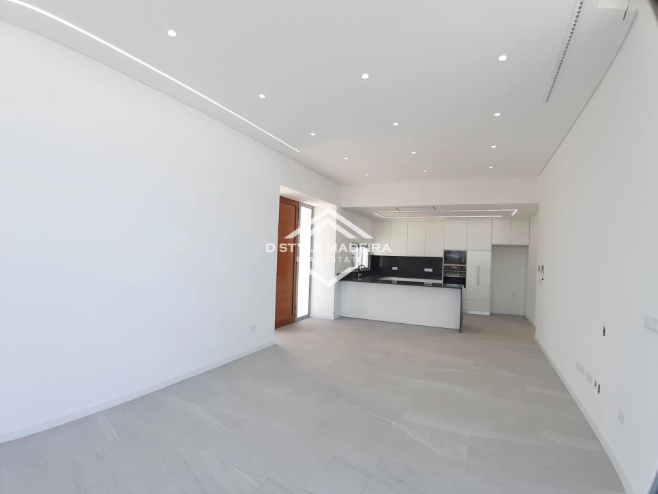 Apartamento T3 para Venda em Arco da Calheta Foto 10