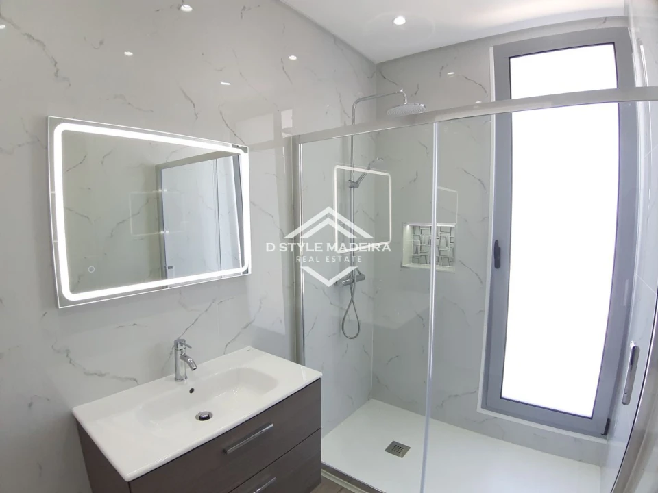 Apartamento T3 para Venda em Arco da Calheta Foto 19