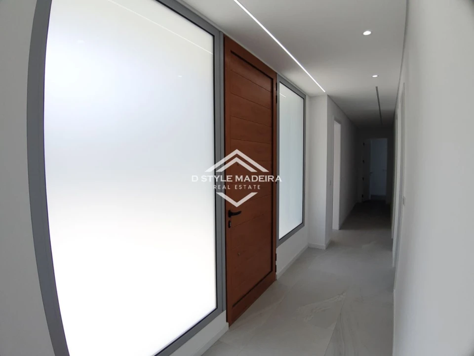 Apartamento T3 para Venda em Arco da Calheta Foto 16