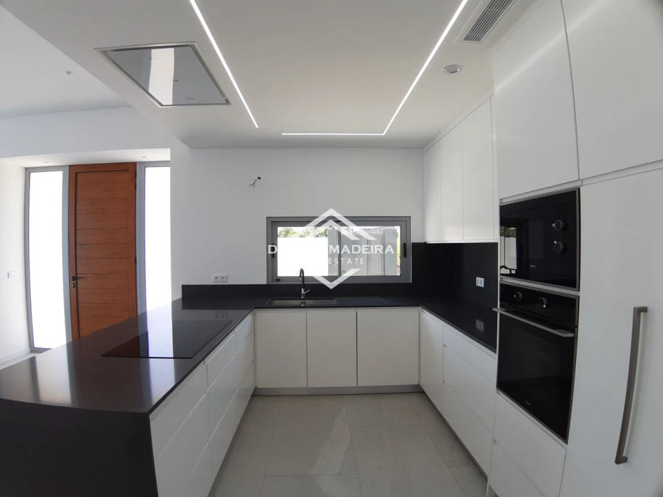 Apartamento T3 para Venda em Arco da Calheta Foto 13