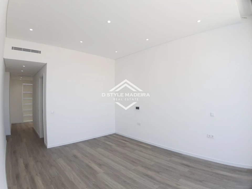 Apartamento T3 para Venda em Arco da Calheta Foto 30