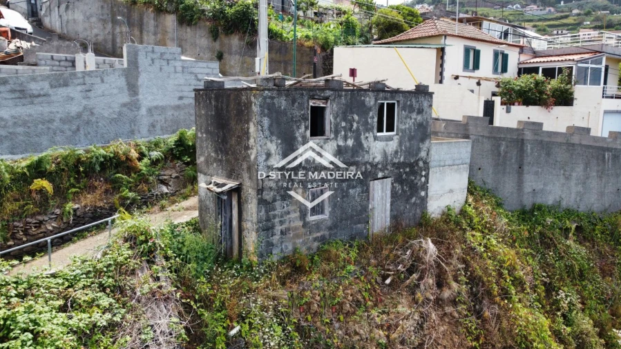 Moradia T2 para Venda em Arco da Calheta Foto 10