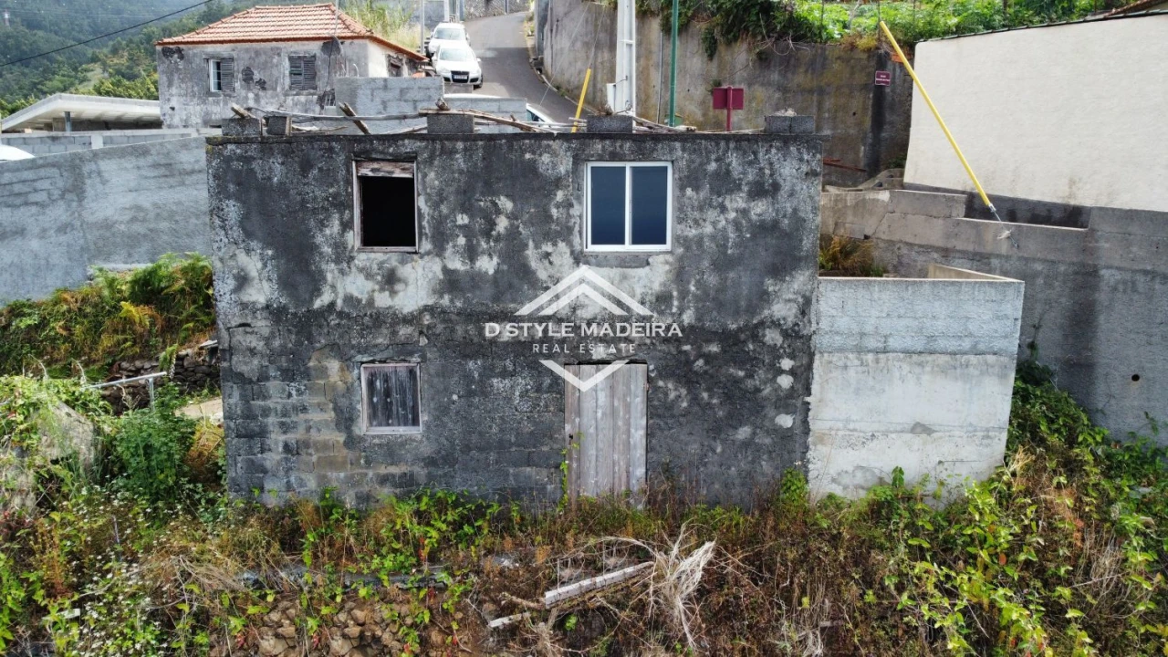Moradia T2 para Venda em Arco da Calheta Foto 11