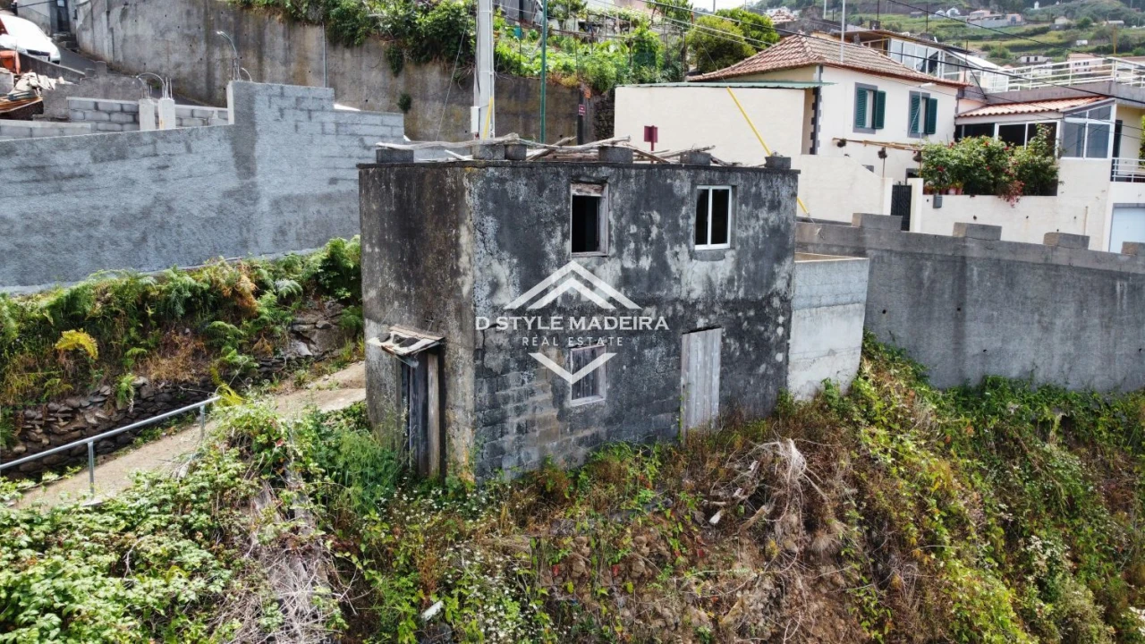 Moradia T2 para Venda em Arco da Calheta Foto 10
