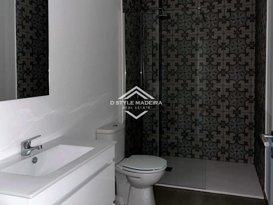 Loja para Venda em Caniço Foto 7