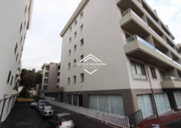 Loja para Venda em Caniço