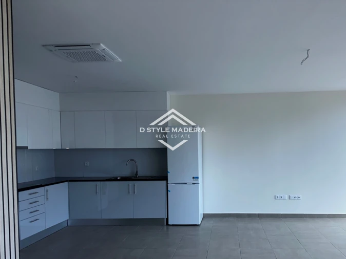 Loja para Venda em Caniço Foto 2