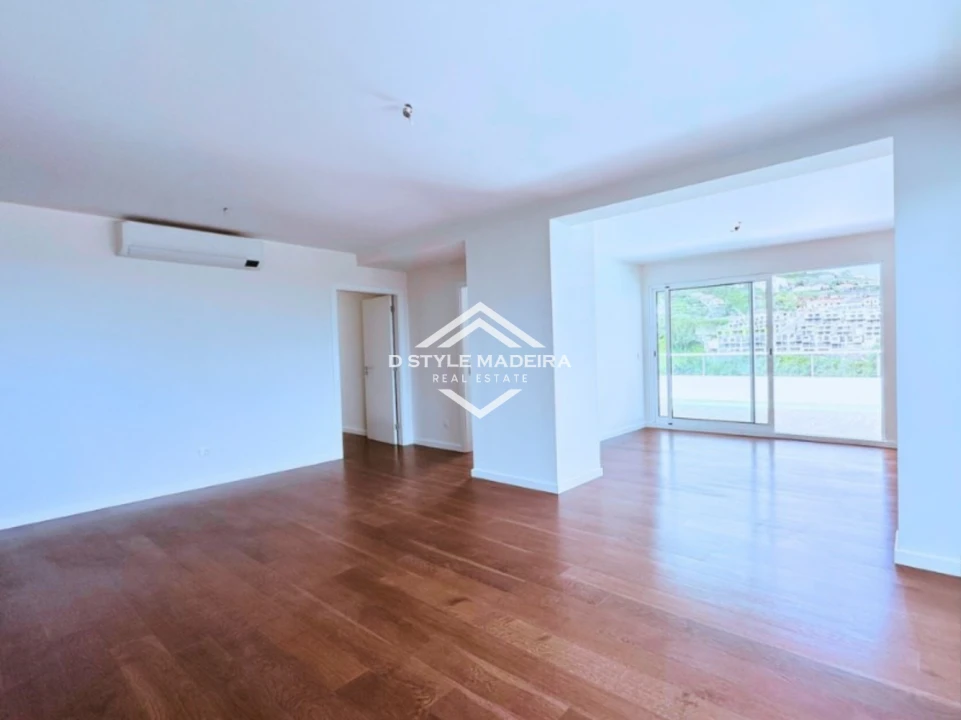 Apartamento T2 para Venda em Caniço Foto 2