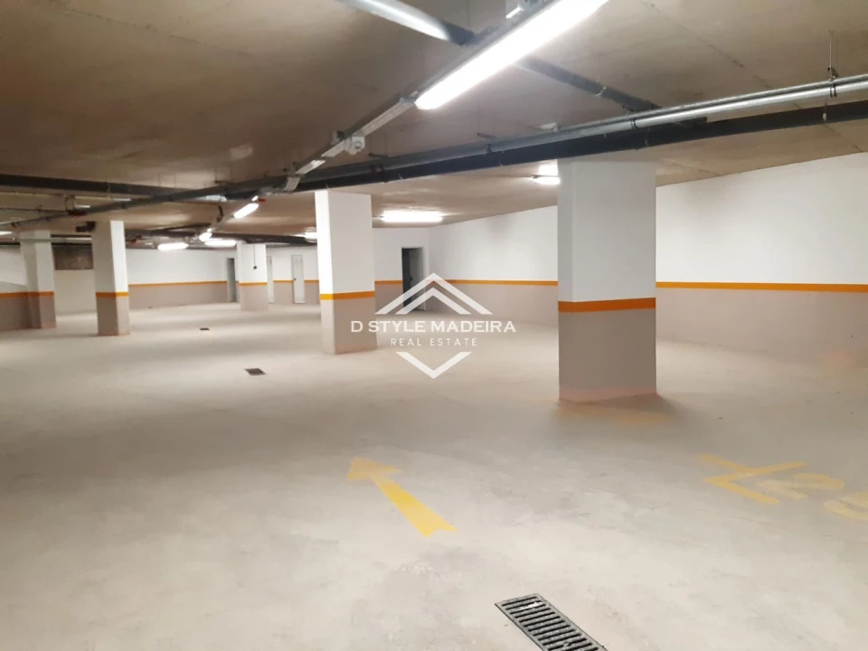 Apartamento T2 para Venda em Caniço Foto 32
