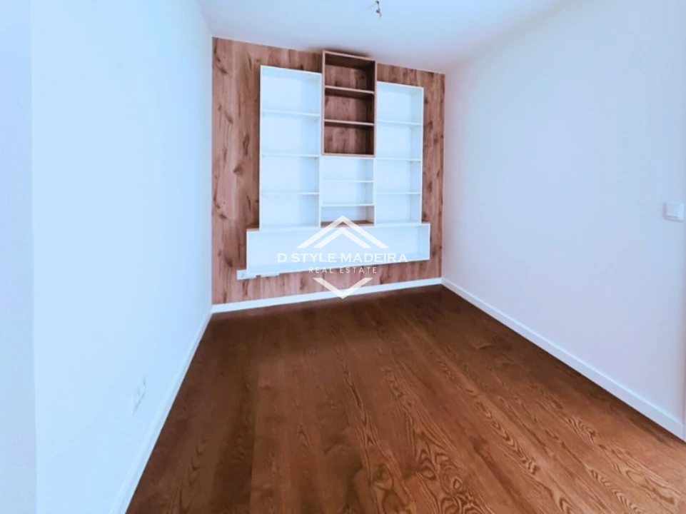 Apartamento T2 para Venda em Caniço Foto 9