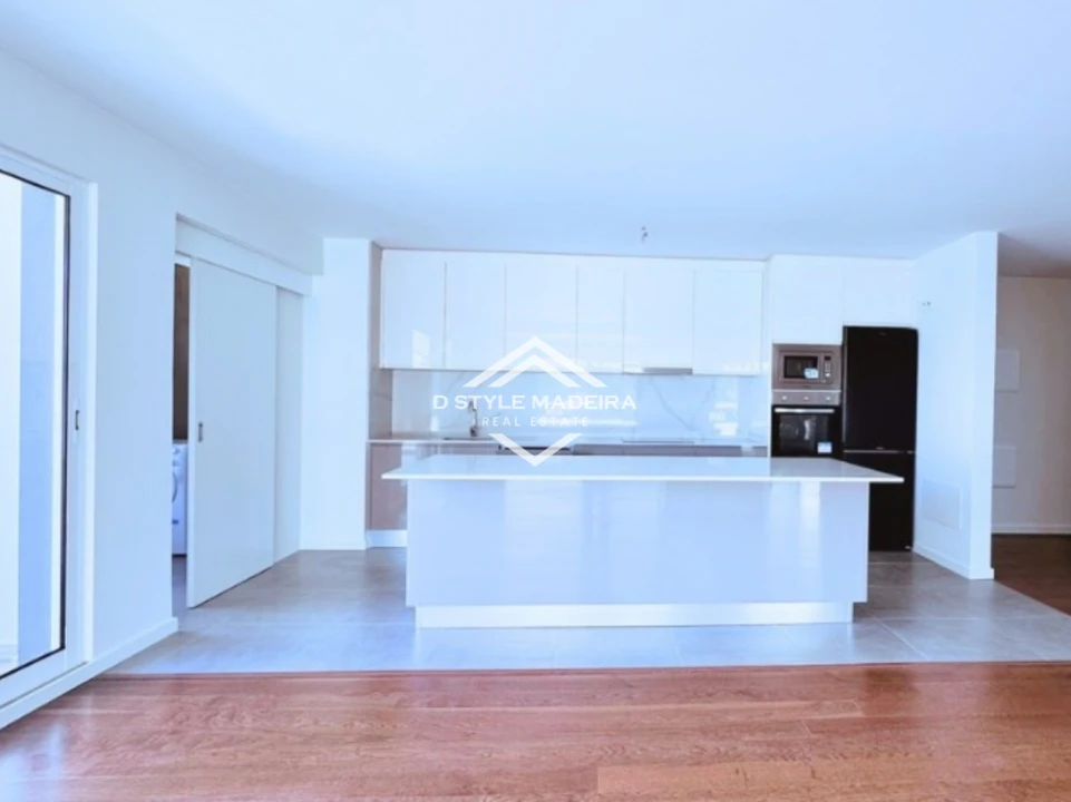 Apartamento T2 para Venda em Caniço Foto 3