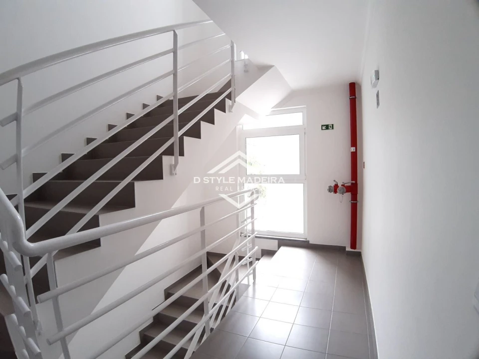 Apartamento T2 para Venda em Caniço Foto 24
