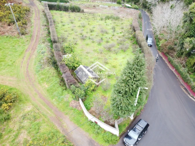 Terreno para Venda em Arco da Calheta Foto 15