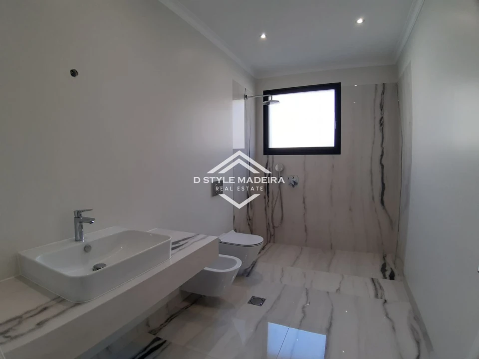 Moradia T3 para Venda em São Martinho Foto 44