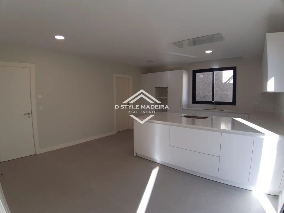 Moradia T3 para Venda em São Martinho Foto 18