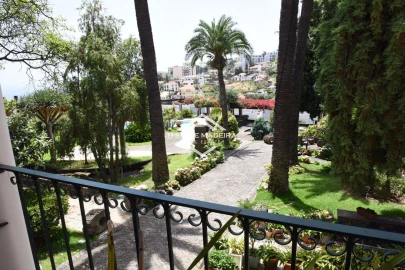 Moradia T6 para Venda em Santo Antonio