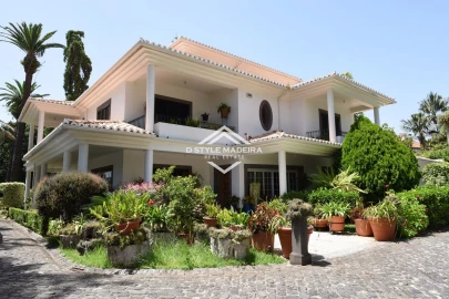 Moradia T6 para Venda em Santo Antonio