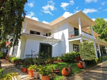 Moradia T6 para Venda em Santo Antonio