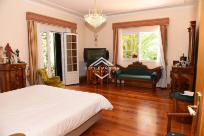 Moradia T6 para Venda em Santo Antonio