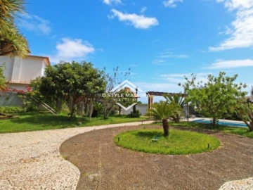 Moradia T6 para Venda em Santo Antonio