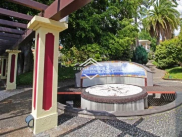 Moradia T6 para Venda em Santo Antonio