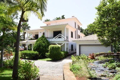 Moradia T6 para Venda em Santo Antonio