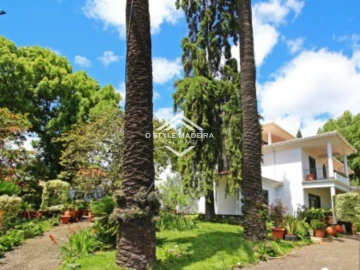 Moradia T6 para Venda em Santo Antonio