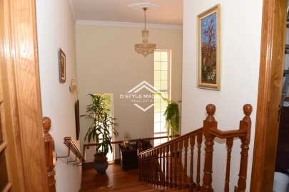 Moradia T6 para Venda em Santo Antonio