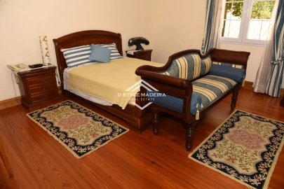 Moradia T6 para Venda em Santo Antonio