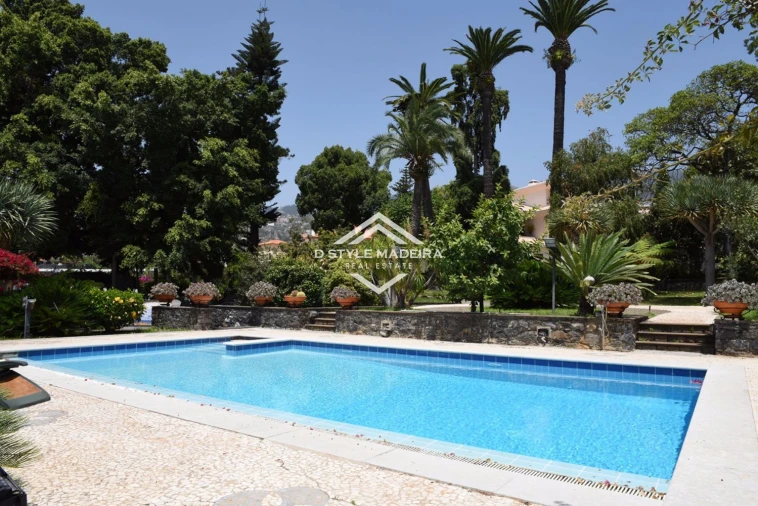 Moradia T6 para Venda em Santo Antonio Foto 4