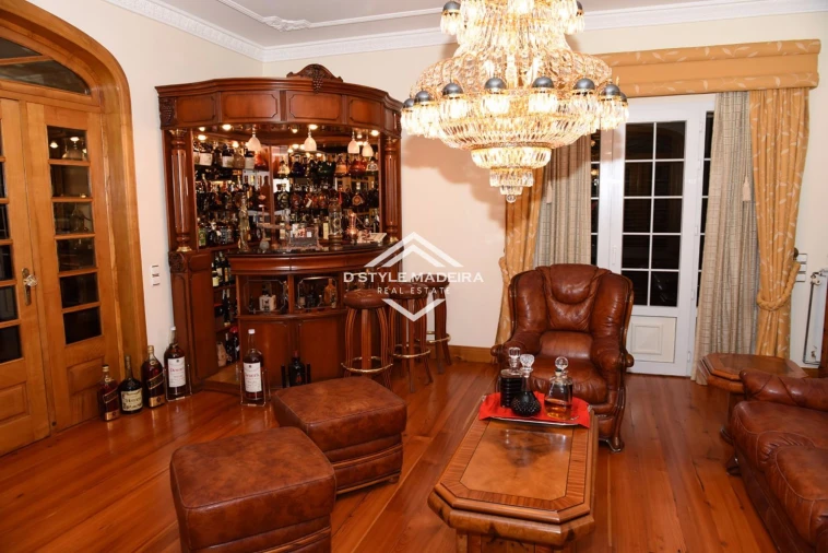 Moradia T6 para Venda em Santo Antonio Foto 9