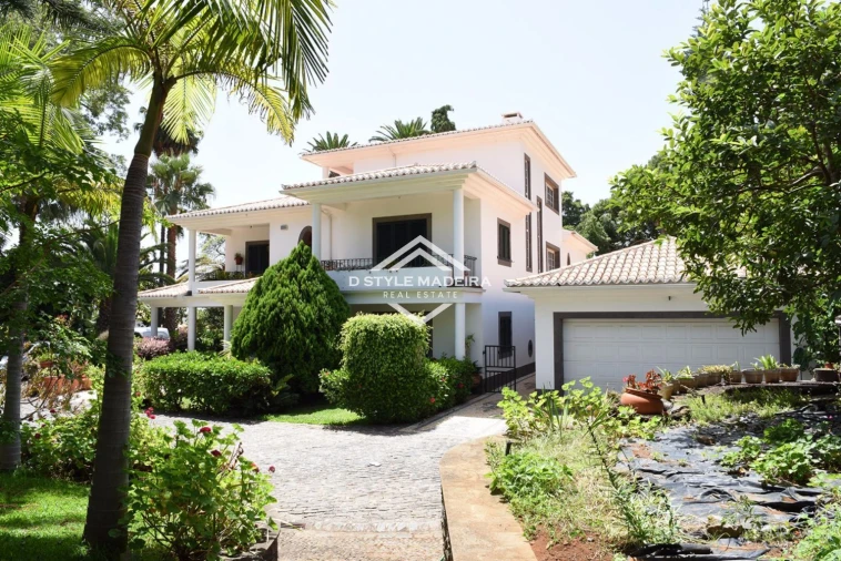 Moradia T6 para Venda em Santo Antonio Foto 2