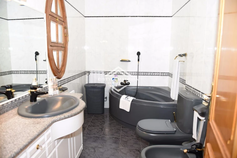 Moradia T6 para Venda em Santo Antonio Foto 17