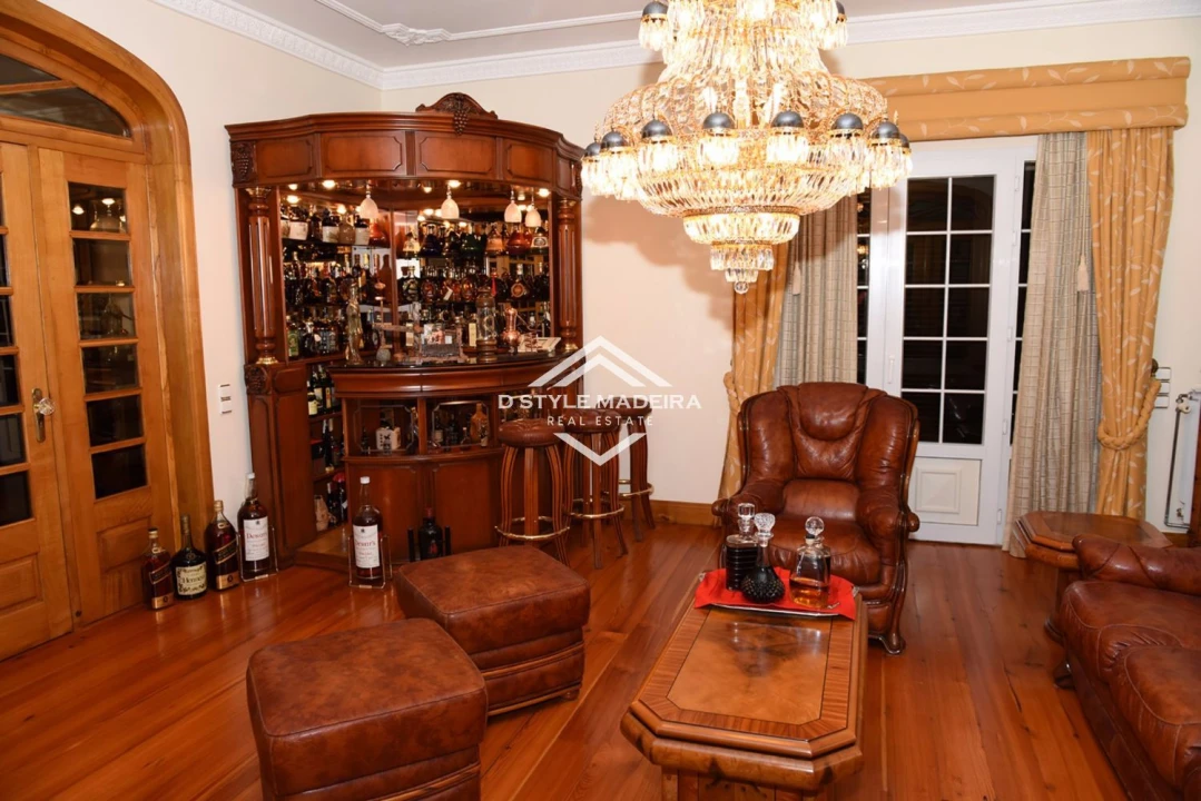 Moradia T6 para Venda em Santo Antonio Foto 9