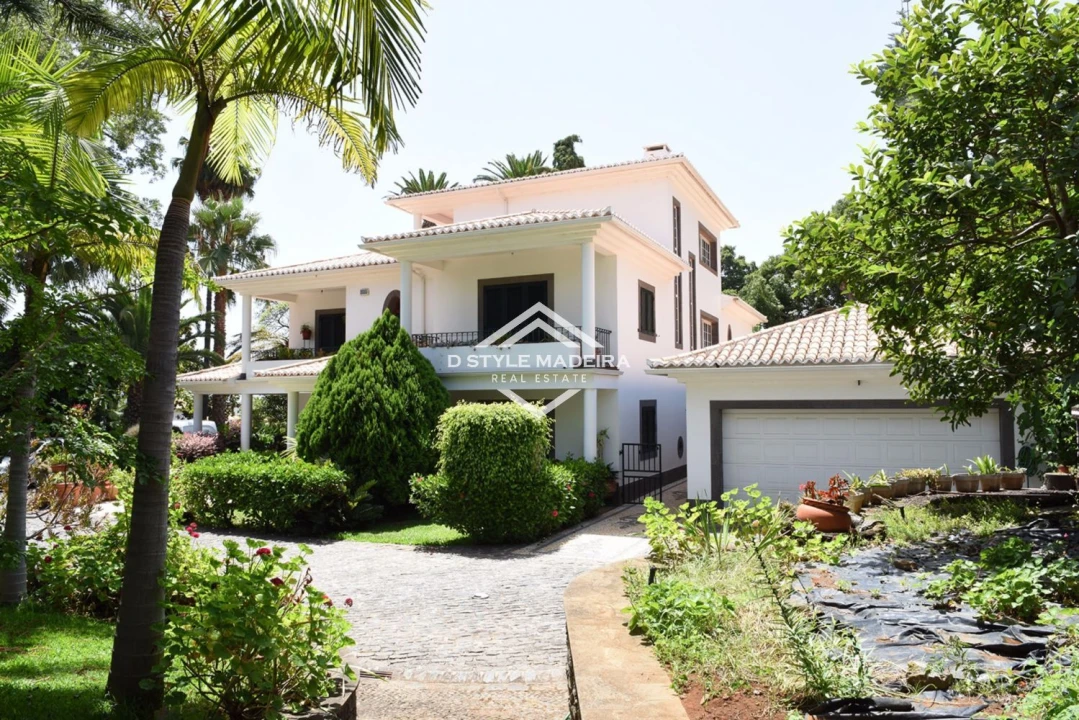 Moradia T6 para Venda em Santo Antonio Foto 2