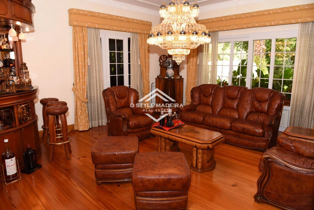 Moradia T6 para Venda em Santo Antonio Foto 8