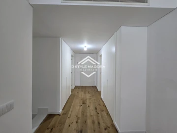 Apartamento T6 para Venda em Funchal (São Pedro)