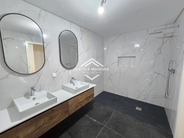 Apartamento T6 para Venda em Funchal (São Pedro)