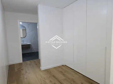 Apartamento T6 para Venda em Funchal (São Pedro)