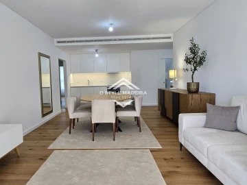 Apartamento T6 para Venda em Funchal (São Pedro)