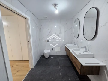 Apartamento T6 para Venda em Funchal (São Pedro)