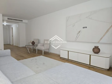 Apartamento T6 para Venda em Funchal (São Pedro)