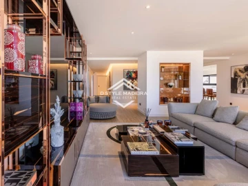 Apartamento T5 para Venda em São Martinho