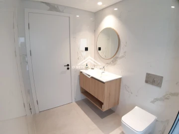 Apartamento T5 para Venda em São Martinho