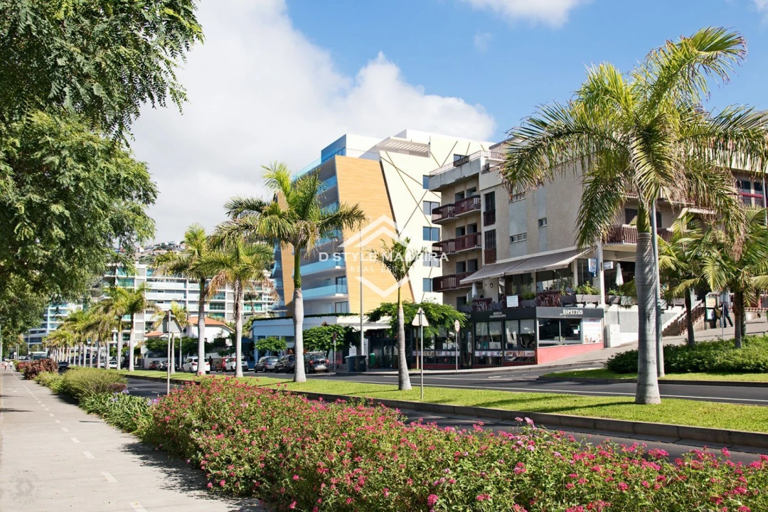 Apartamento T5 para Venda em São Martinho Foto 1