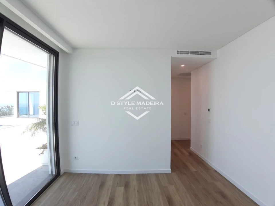 Moradia T3 para Venda em Arco da Calheta Foto 38