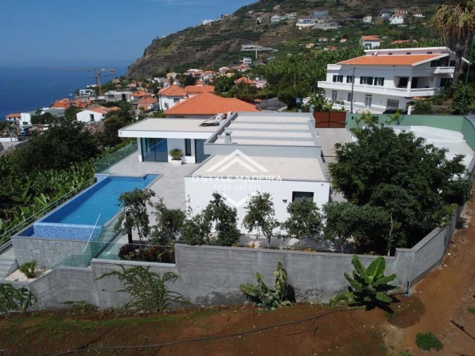 Moradia T3 para Venda em Arco da Calheta Foto 57